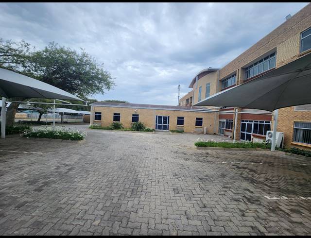 2,374M² OFFICE TO LET IN RANDJESPARK